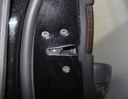 Замок двери задней левой для LAND ROVER Range Rover Sport 2005-2013  запчасти бу
