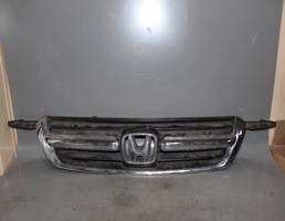 Решетка радиатора для HONDA CR-V II рестайлинг (2004—2006)  запчасти бу