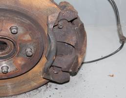 Суппорт передний правый для JAGUAR X-type I (2001—2009)  запчасти бу